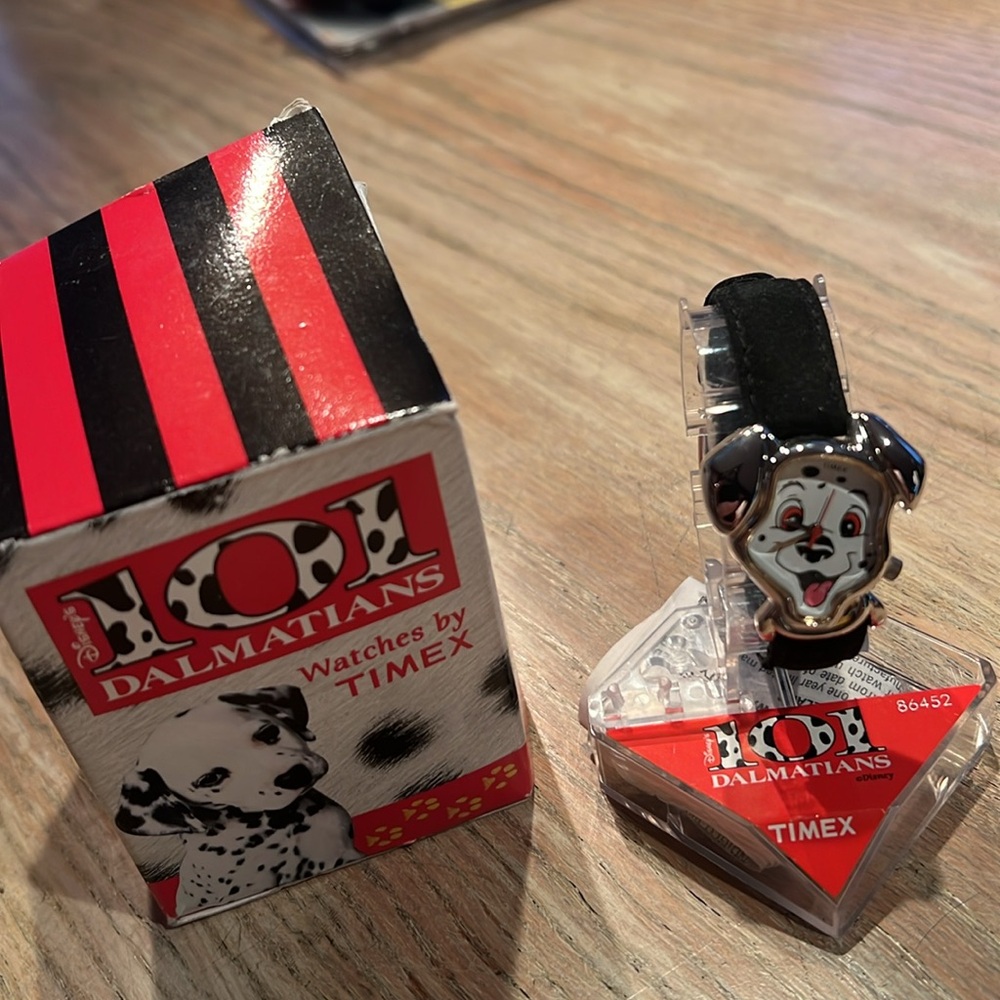 Watch Timex 101 Dalmatians never worn, with box and inatructions